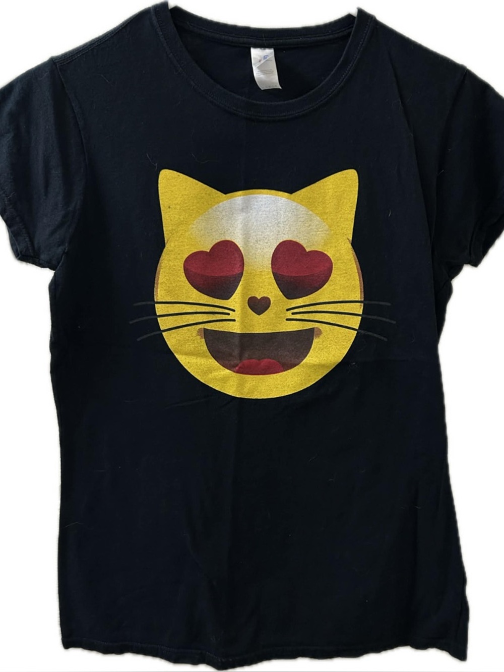 Gildan Black Tee with Yellow Cat Heart-Eyes Graphic